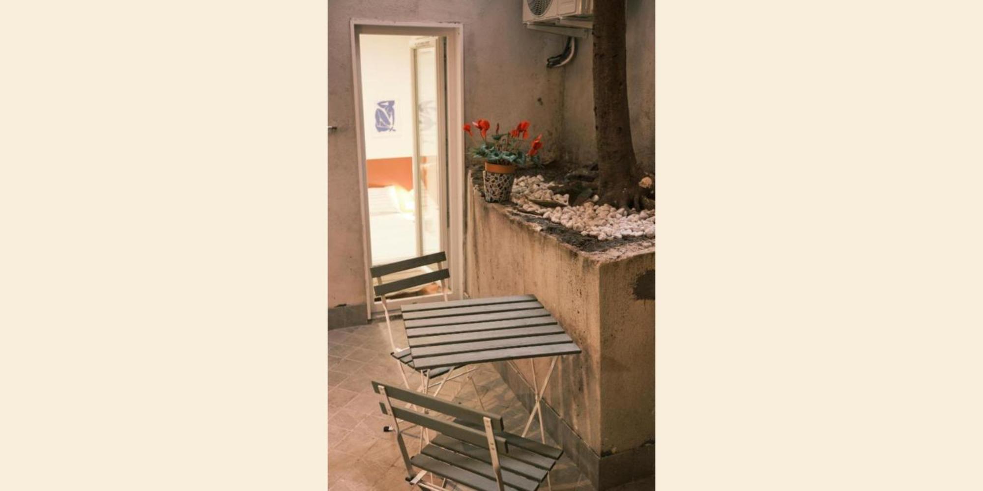 Nespolino, Piccola Casetta In Centro Storico Al Piano Terra Con Piccolo Spazio Esterno Privato Napoli Bagian luar foto